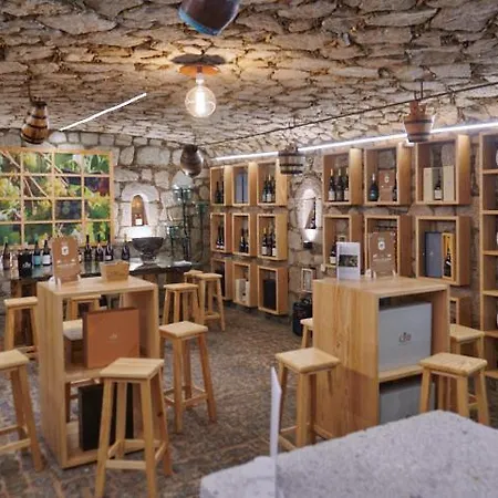 Casa De Crespins Lda *