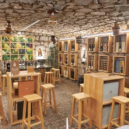 Casa De Crespins Lda *