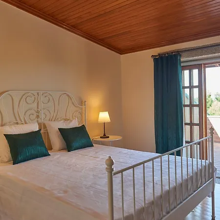 Nyaraló Casa De Crespins Lda *