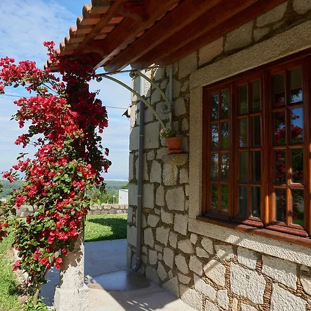 Nyaraló Casa De Crespins Lda *