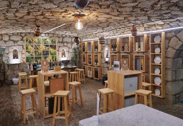 Casa De Crespins Lda *